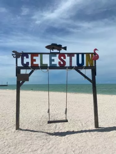 Celestun-Strandschaukel.JPG